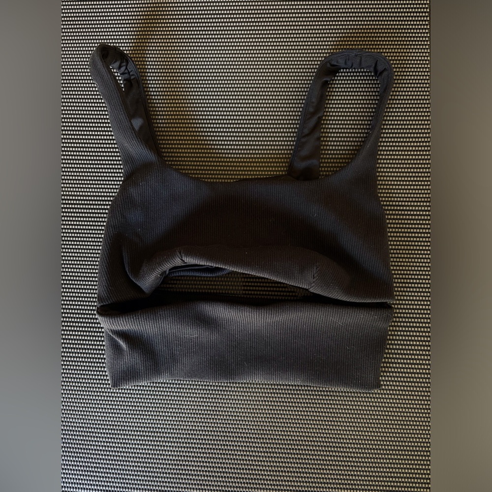 ALO Yoga XS Black Ribbed Double Slit Crop Sports Bra